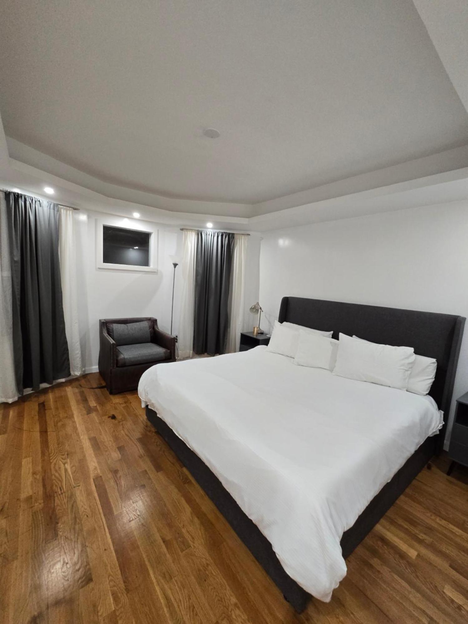 Beautiful Boston Bedroom - New Renovation Extérieur photo