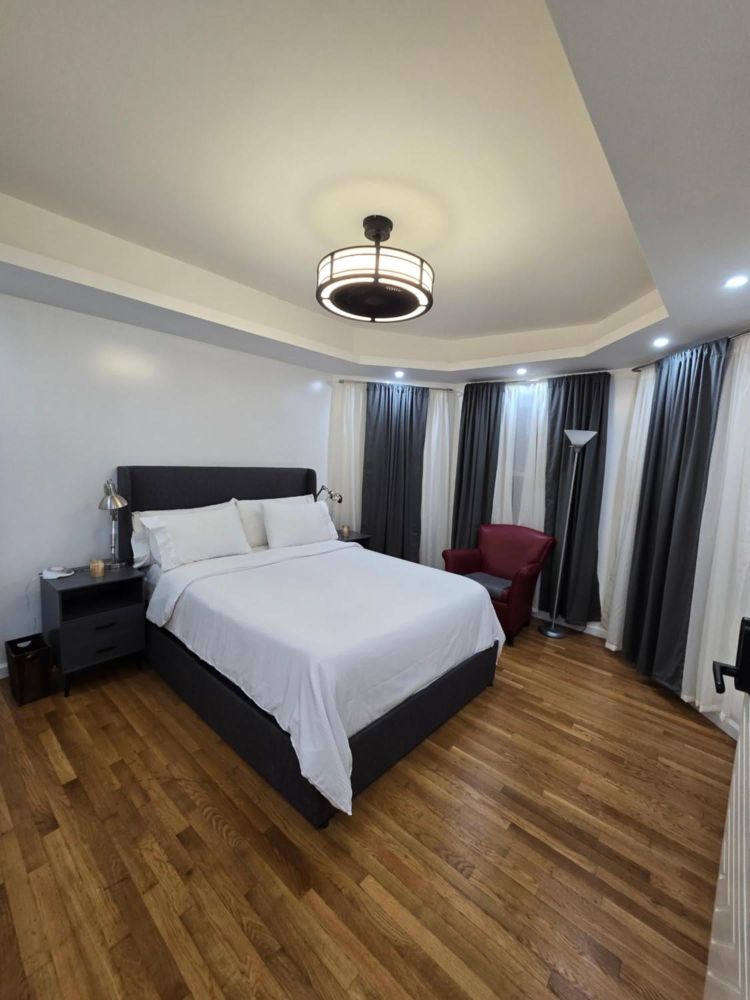 Beautiful Boston Bedroom - New Renovation Extérieur photo
