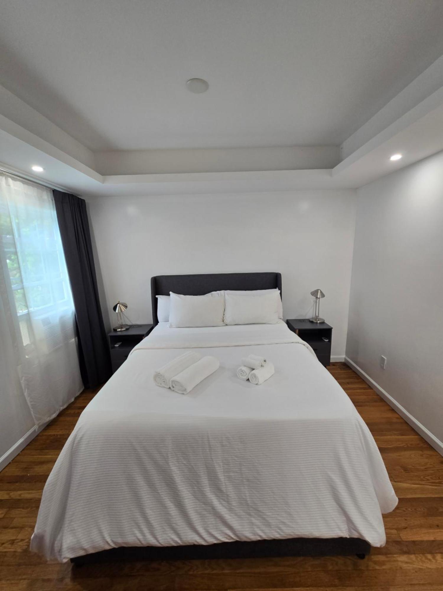 Beautiful Boston Bedroom - New Renovation Extérieur photo