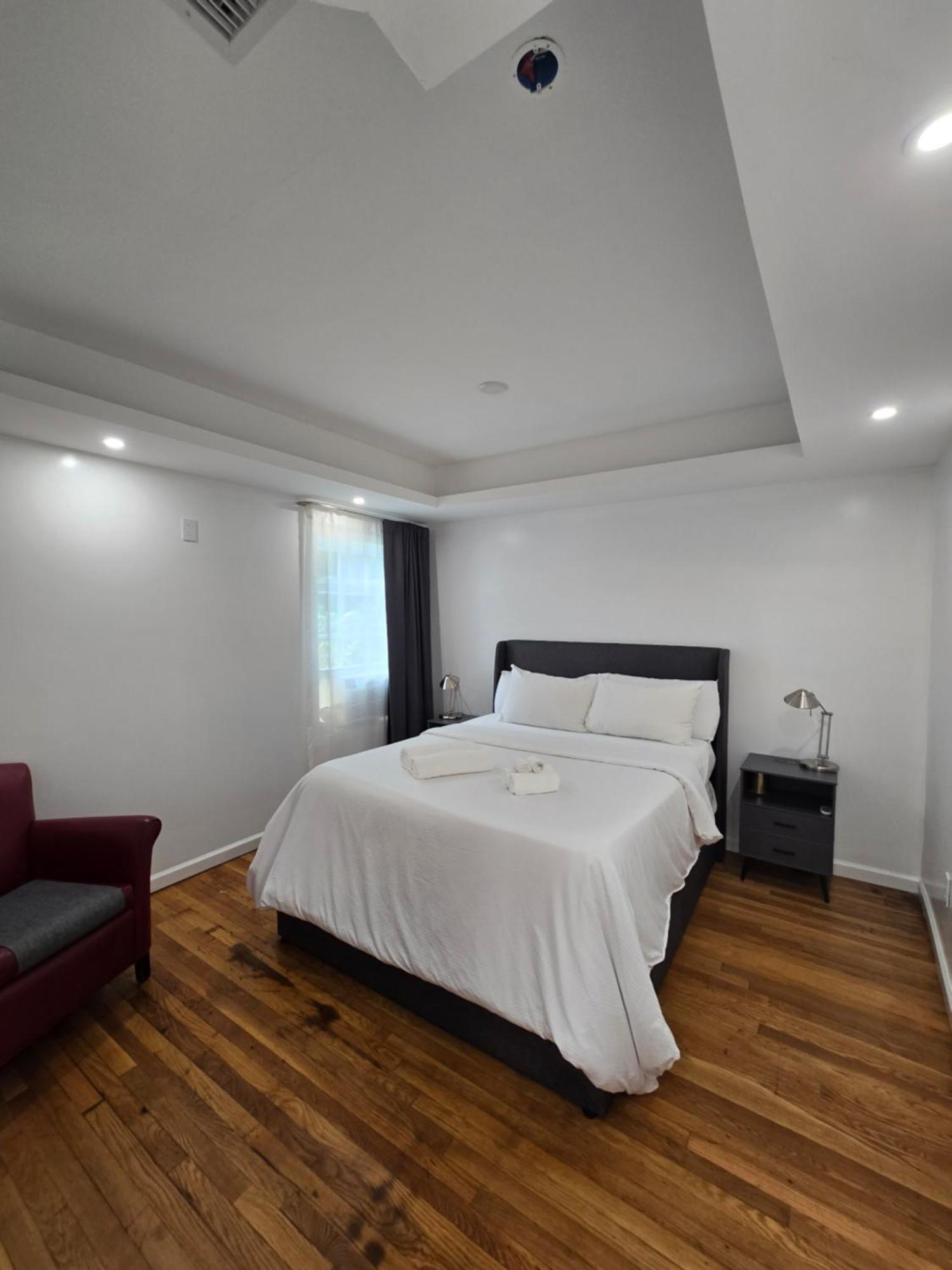 Beautiful Boston Bedroom - New Renovation Extérieur photo